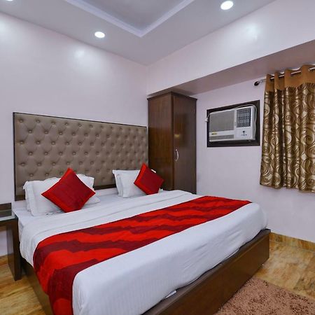 Hotel Kabeer New Delhi @ New Delhi Railway Station Buitenkant foto