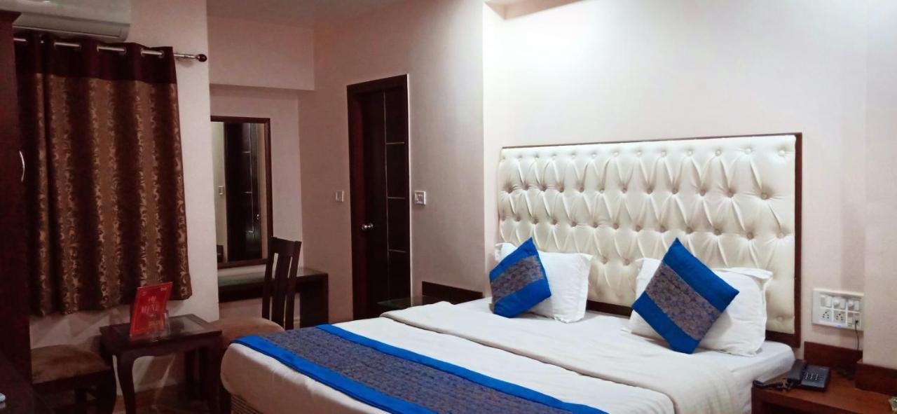 Hotel Kabeer New Delhi @ New Delhi Railway Station Buitenkant foto