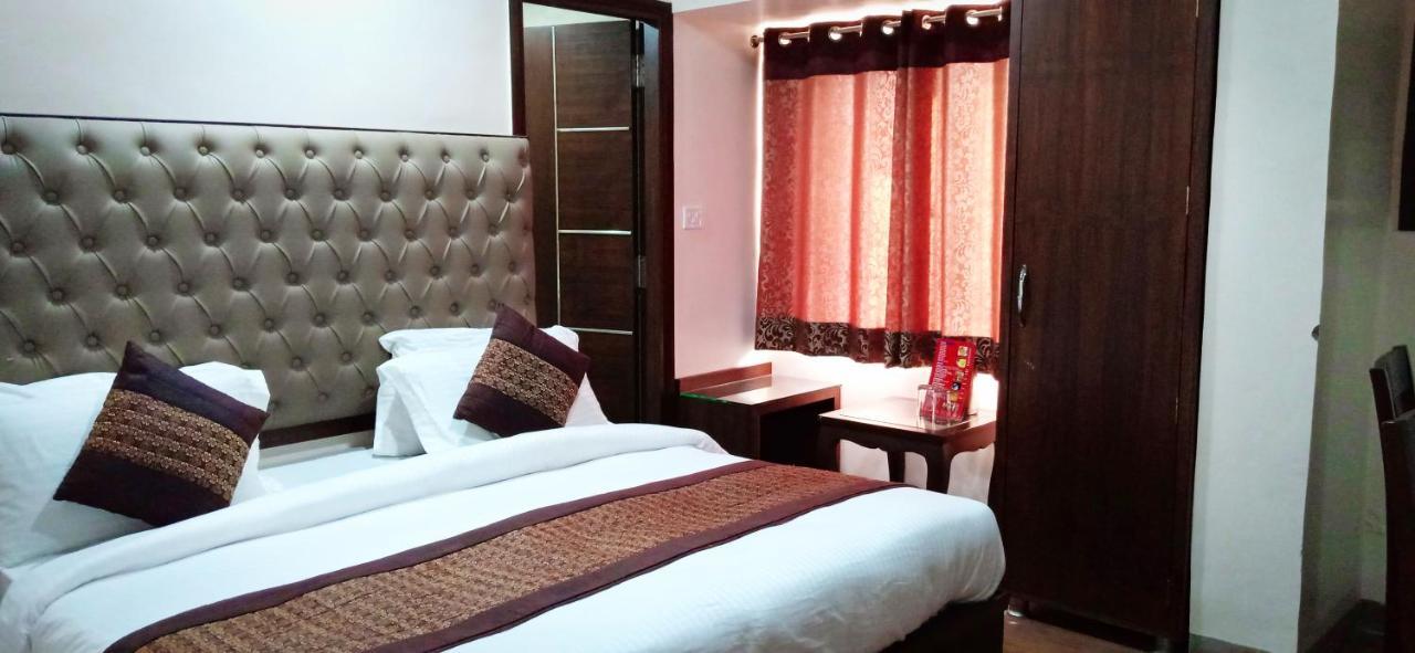 Hotel Kabeer New Delhi @ New Delhi Railway Station Buitenkant foto