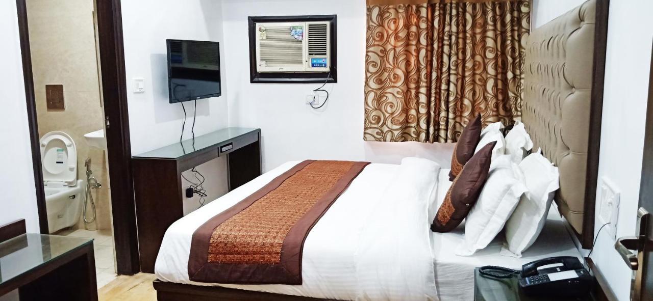 Hotel Kabeer New Delhi @ New Delhi Railway Station Buitenkant foto
