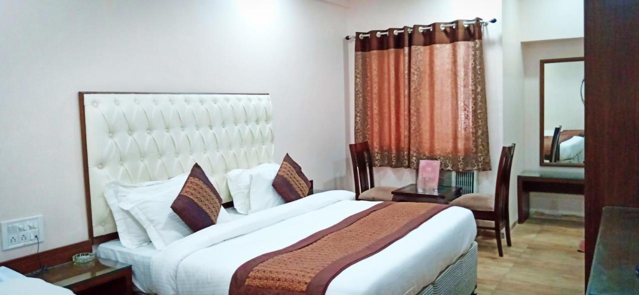 Hotel Kabeer New Delhi @ New Delhi Railway Station Buitenkant foto