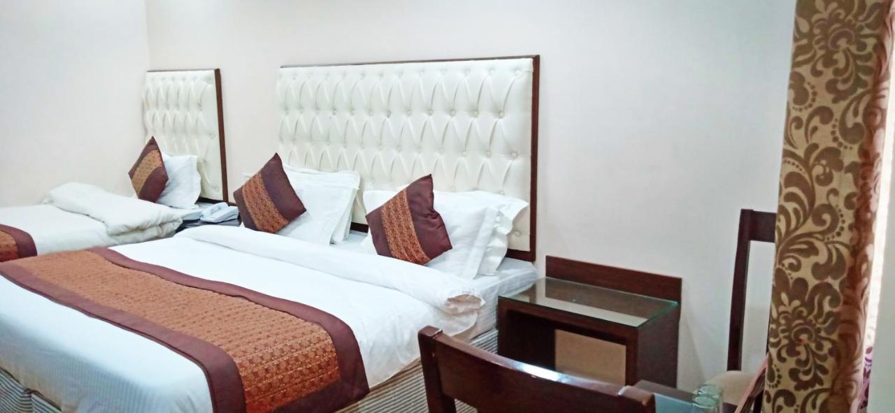 Hotel Kabeer New Delhi @ New Delhi Railway Station Buitenkant foto