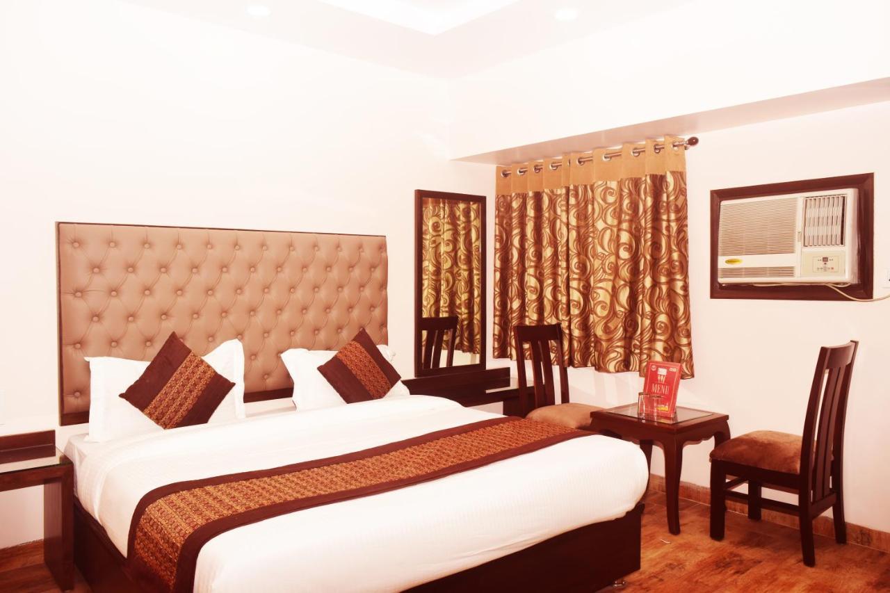 Hotel Kabeer New Delhi @ New Delhi Railway Station Buitenkant foto