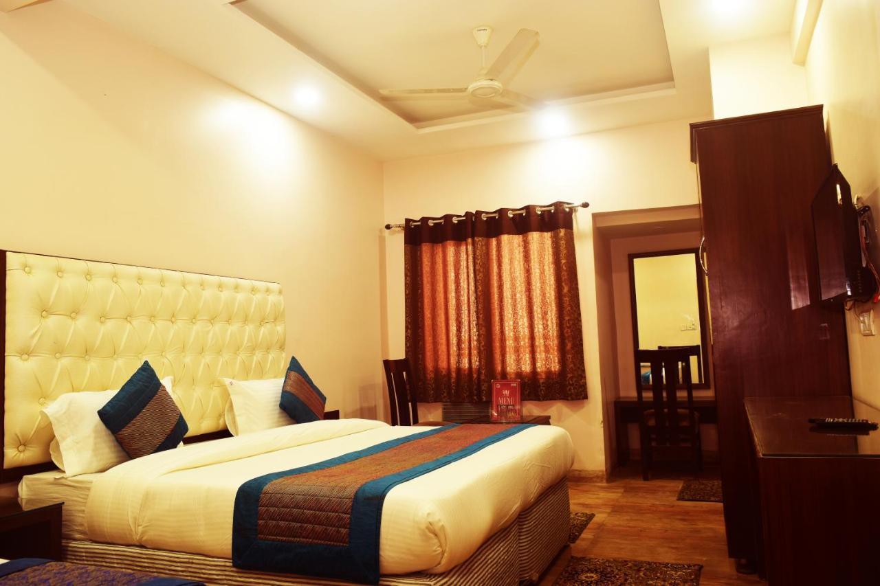 Hotel Kabeer New Delhi @ New Delhi Railway Station Buitenkant foto