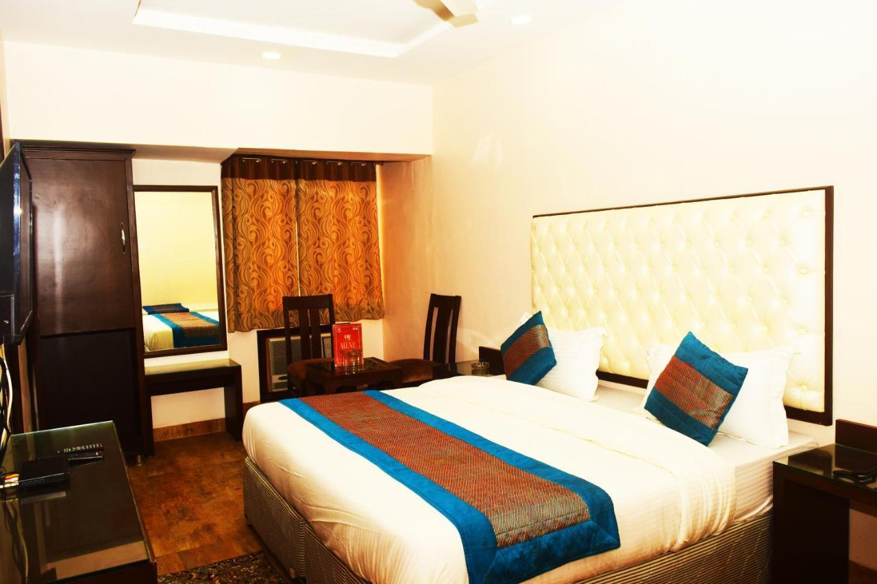Hotel Kabeer New Delhi @ New Delhi Railway Station Buitenkant foto