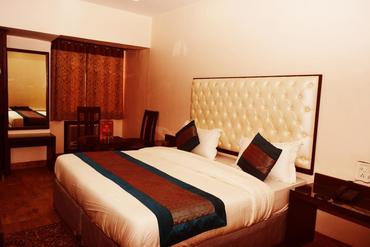 Hotel Kabeer New Delhi @ New Delhi Railway Station Buitenkant foto