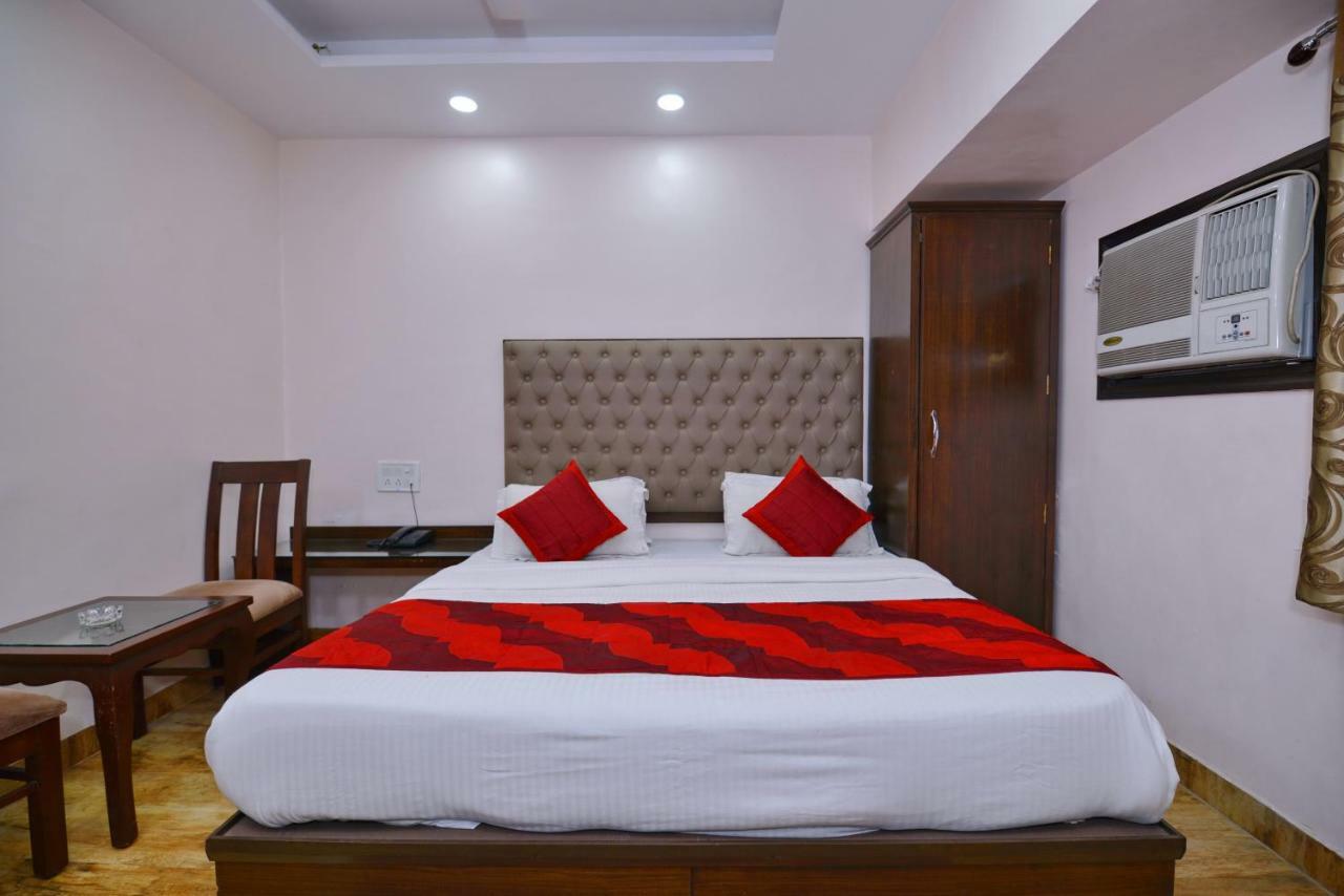 Hotel Kabeer New Delhi @ New Delhi Railway Station Buitenkant foto