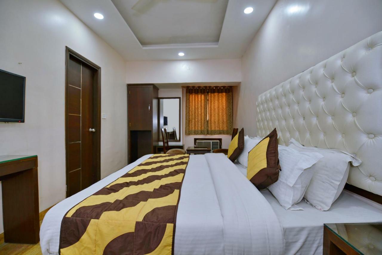 Hotel Kabeer New Delhi @ New Delhi Railway Station Buitenkant foto