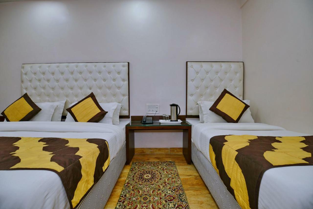Hotel Kabeer New Delhi @ New Delhi Railway Station Buitenkant foto