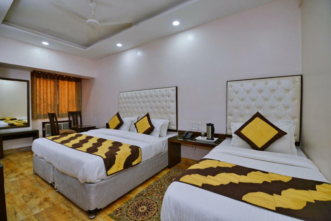 Hotel Kabeer New Delhi @ New Delhi Railway Station Buitenkant foto