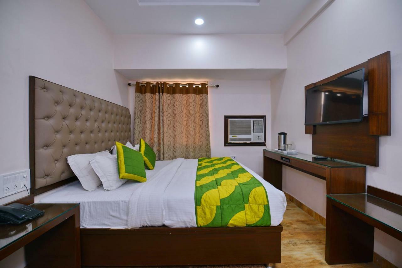 Hotel Kabeer New Delhi @ New Delhi Railway Station Buitenkant foto