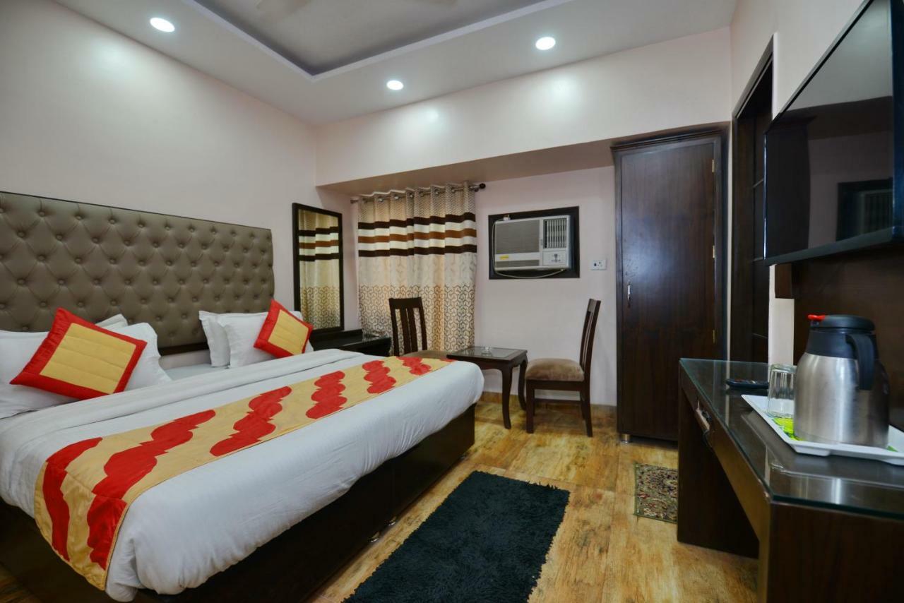 Hotel Kabeer New Delhi @ New Delhi Railway Station Buitenkant foto