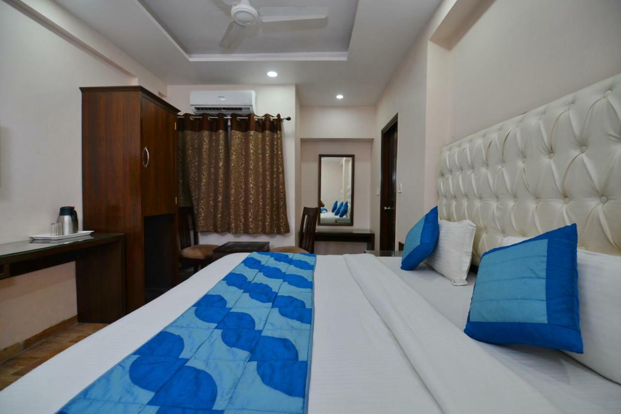 Hotel Kabeer New Delhi @ New Delhi Railway Station Buitenkant foto